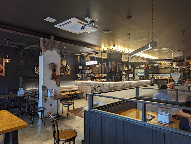 Entry via Fitzroy St, Tenancy 5/395-401 Peel St, Tamworth NSW 2340