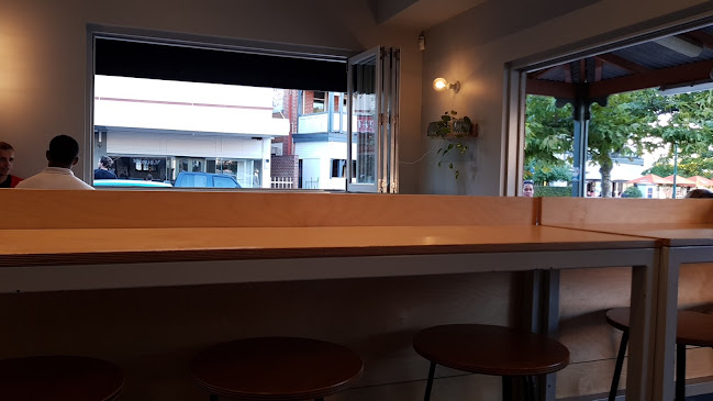 Opinii despre V Burger Bar Victoria Park în East Victoria Park - Hospitality and gastronomy