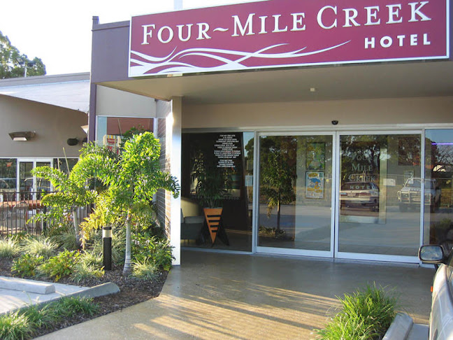 Comentarii opinii despre The Four Mile Creek Hotel
