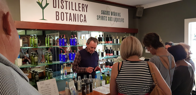 25 Portsmouth Rd, Erina NSW 2250