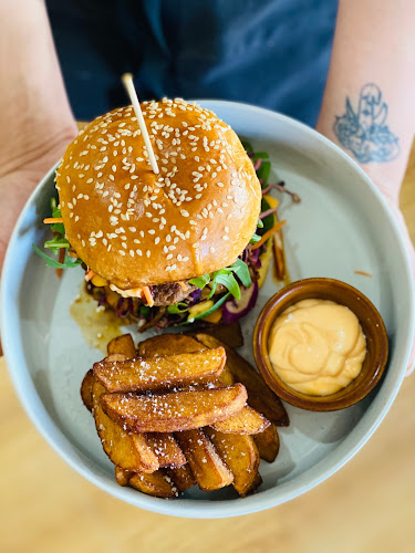 ViBE Street eats - White Hills