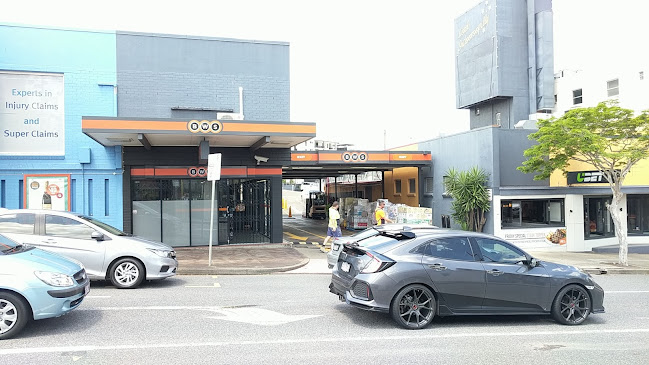 BWS Indooroopilly Drive - Brisbane