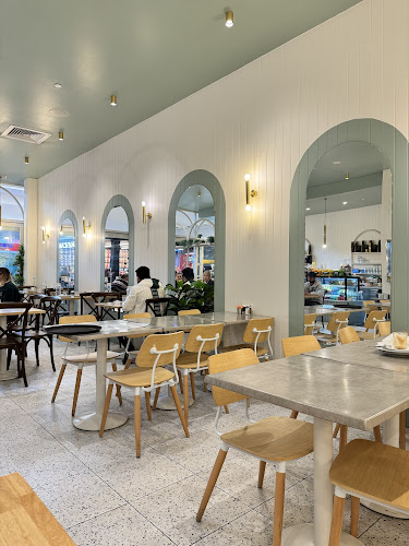 Shop 32/29/35 Lake St, Caroline Springs VIC 3023