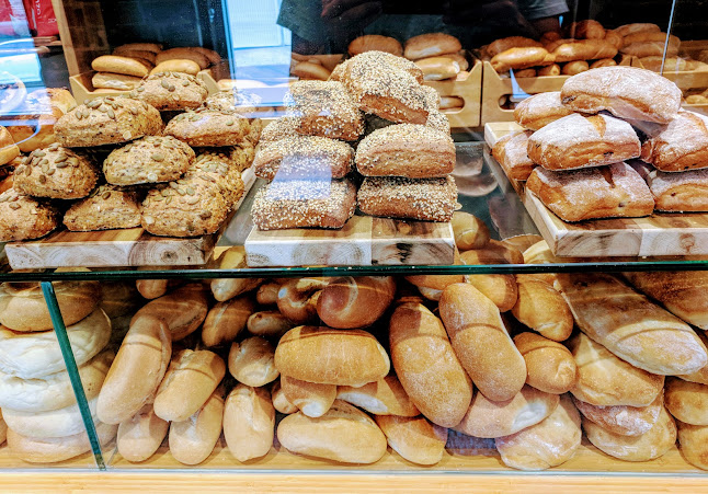 Pete's Artisan Bread and Cafe - Hospitality and gastronomy