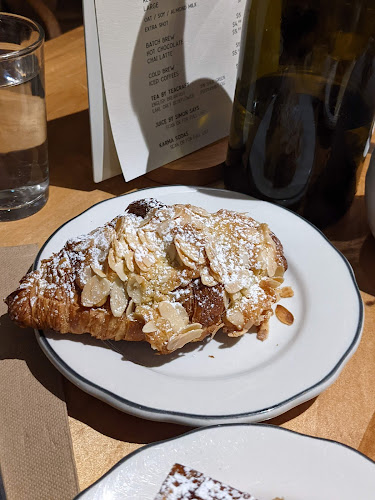 Shop 2/50 Holt St, Surry Hills NSW 2010