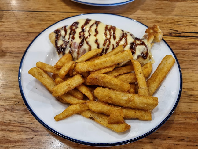 Schnitz Wagga Wagga - Hospitality and gastronomy