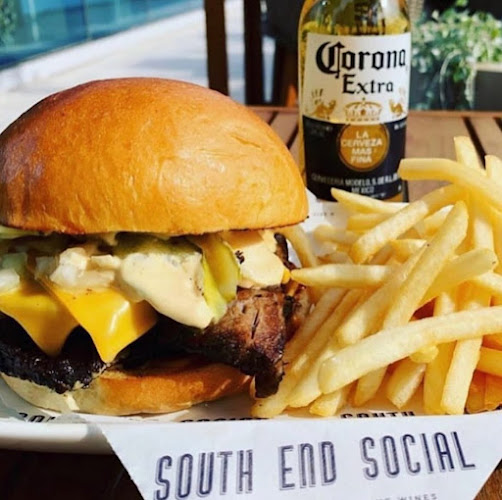 Shop 1/32 Mann St, Gosford NSW 2250