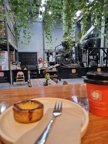 12 Cavendish Rd, Coorparoo QLD 4151