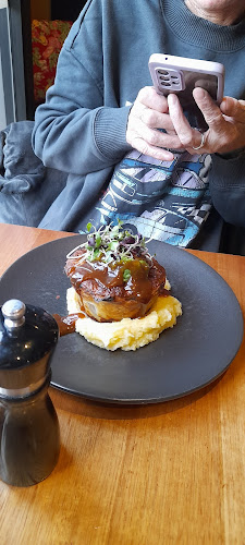 St. Albi Bar & Eatery - Moonah