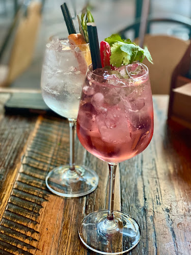 Comentarii opinii despre Epilogue Lounge & Rooftop Bar