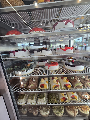 Comentarii opinii despre Profiterole Patisserie Mays Hill