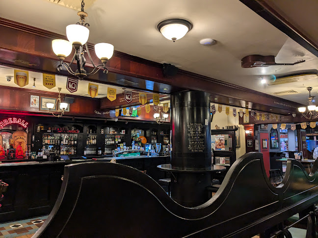 Waxy's Irish Pub and Skyline Roof Top Bar - Surfers Paradise