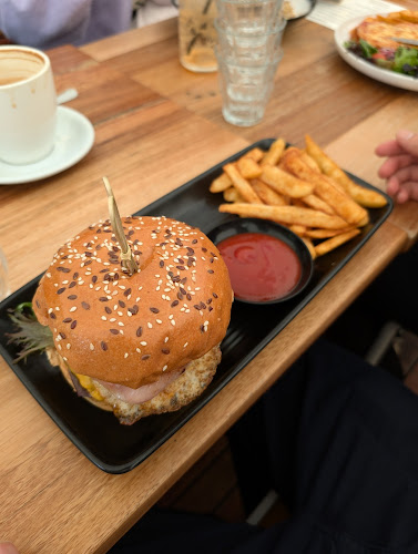 6 Macedon Rd, Templestowe Lower VIC 3107