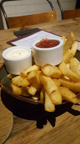 Comentarii opinii despre Left Bank Melbourne Restaurant & Cocktail Bar