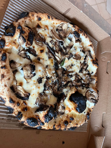 Pizzalola - Hospitality and gastronomy