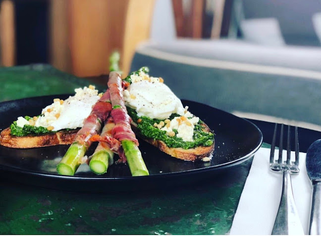 Salmon & Co Eatery - Berry