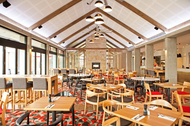 Huon Hill - Hospitality and gastronomy