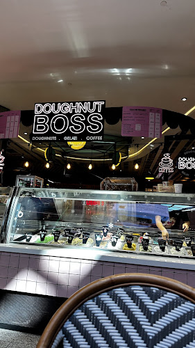 Pacific fair shopping centre, Hooker Blvd, Broadbeach QLD 4230