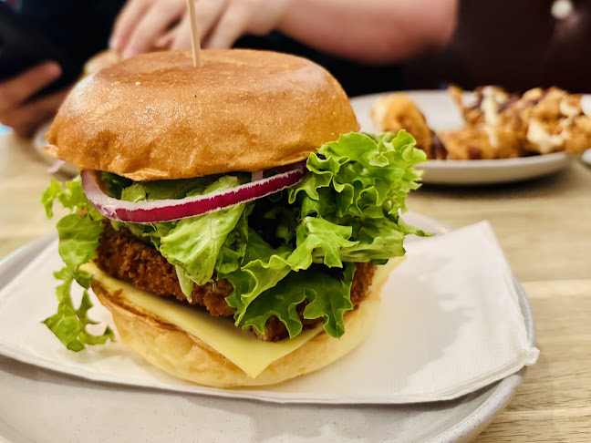 Monroe's Burgers & Beers - Hospitality and gastronomy