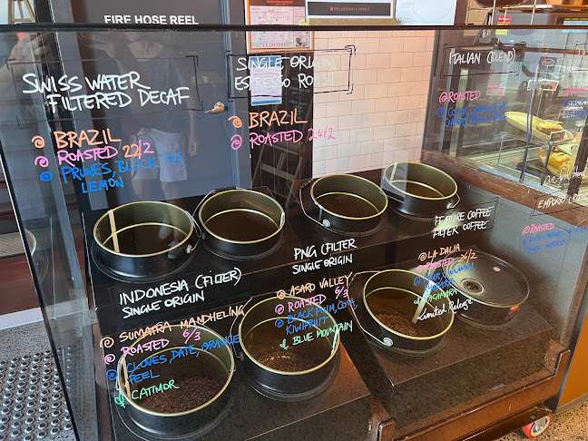 12 Cavendish Rd, Coorparoo QLD 4151