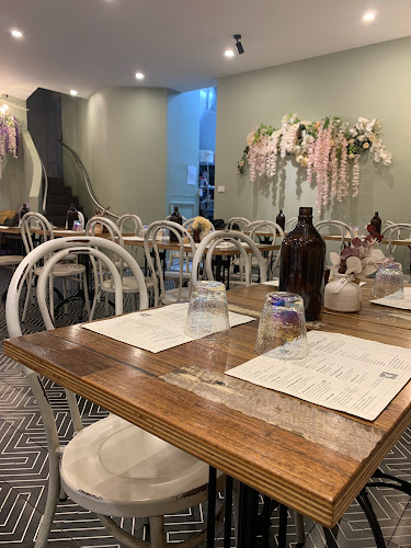 Comentarii opinii despre FLOVIE FLORIST CAFE