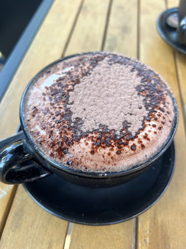 Opinii despre Ling’s Cafe & Store în Ellalong - Hospitality and gastronomy