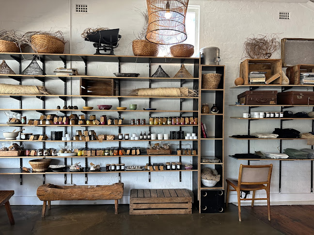 Earth Walker & Co General Store & Cafe - Wollongong