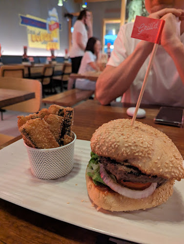 Grill'd Burgers - Pacific Fair - Hospitality and gastronomy