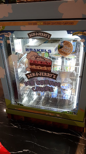 Pacific Fair Shopping Centre, 2 Hooker Blvd, Broadbeach QLD 4218