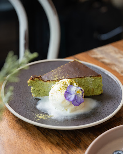 Opinii despre FLOVIE FLORIST CAFE în Carlton - Hospitality and gastronomy