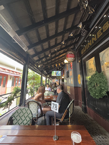 Durty Nelly's Irish Pub - Hospitality and gastronomy