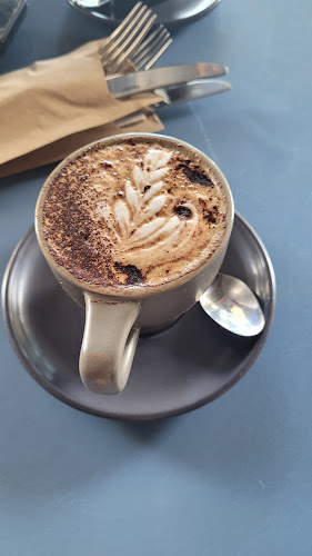 Lightbox Espresso & Wine Bar - Gladstone Central