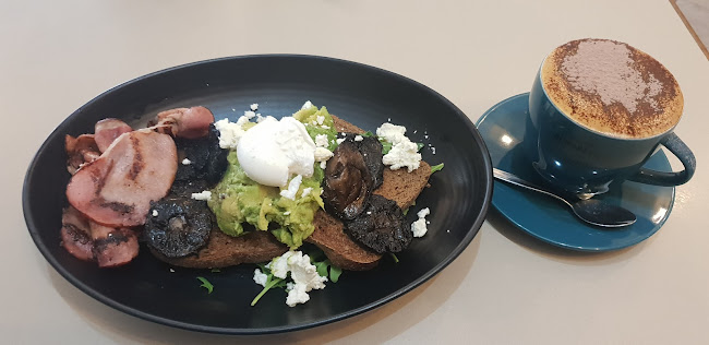 Opinii despre Gravity Cafe Bar în Colac - Hospitality and gastronomy