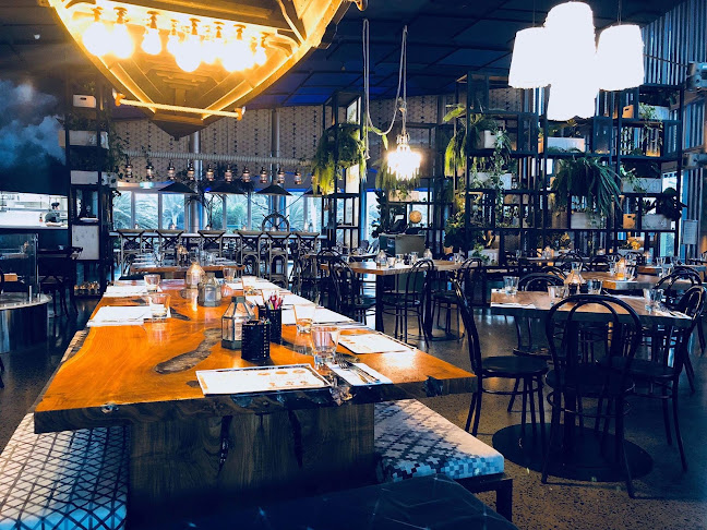 Steamers Bar and Grill