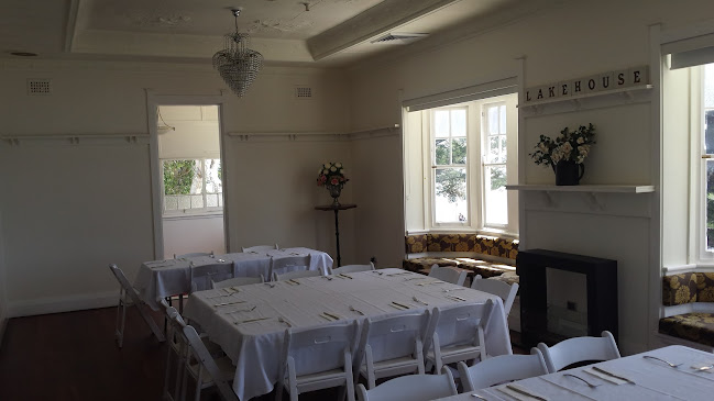 The Entrance Lake House - Hospitality and gastronomy