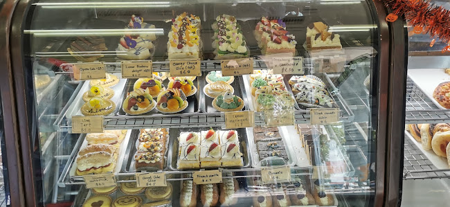 37 Haynes St, Kalamunda WA 6076