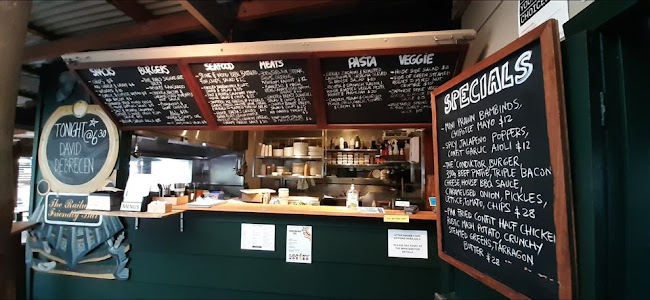 Opinii despre Railway Friendly Bar în Byron Bay - Hospitality and gastronomy