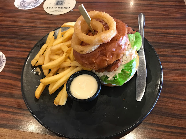 Hope Island Tavern - Hospitality and gastronomy