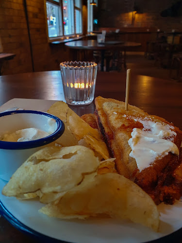 Comentarii opinii despre Frog's Hollow Saloon