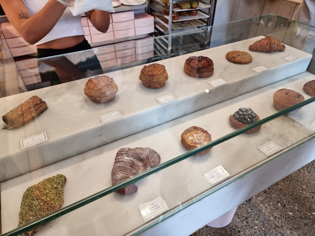 Lode Pies & Pastries Surry Hills - Hospitality and gastronomy