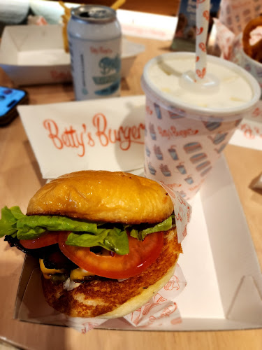 Comentarii opinii despre Betty’s Burgers