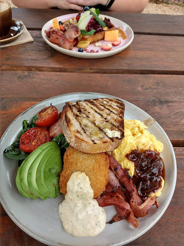 Comentarii opinii despre Federal Doma Cafe