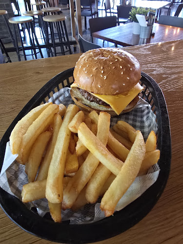 2 Macquarie Blvd, Hammond Park WA 6164