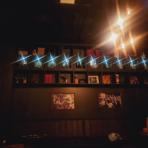 Three Wolves - Cairns City