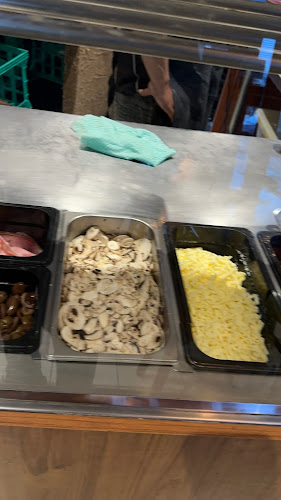 Pazza Pizza - Hospitality and gastronomy