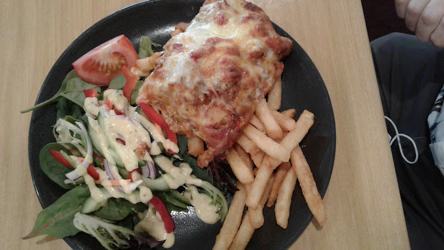 Opinii despre Hibernian Hotel Bendigo în Golden Square - Hospitality and gastronomy