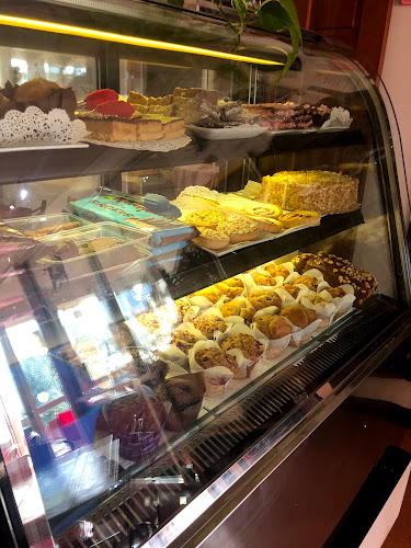 Opinii despre Theo's Café & Restaurant în Emerald - Hospitality and gastronomy