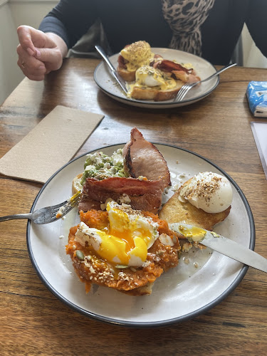 Comentarii opinii despre Bank St + Co