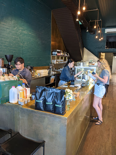 DINGLES ROCKHAMPTON - Hospitality and gastronomy