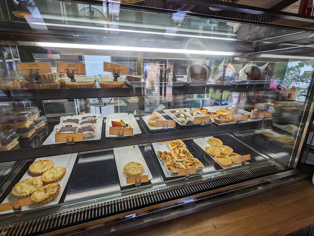 Nerson's PiePlace & Takeaway - Hospitality and gastronomy